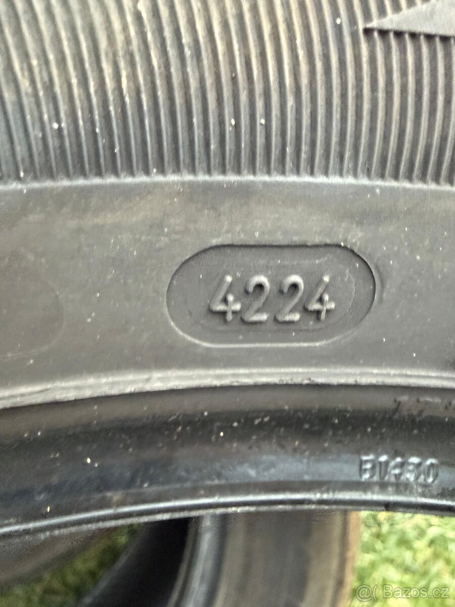 Pneu 225/60 R 17 - 2