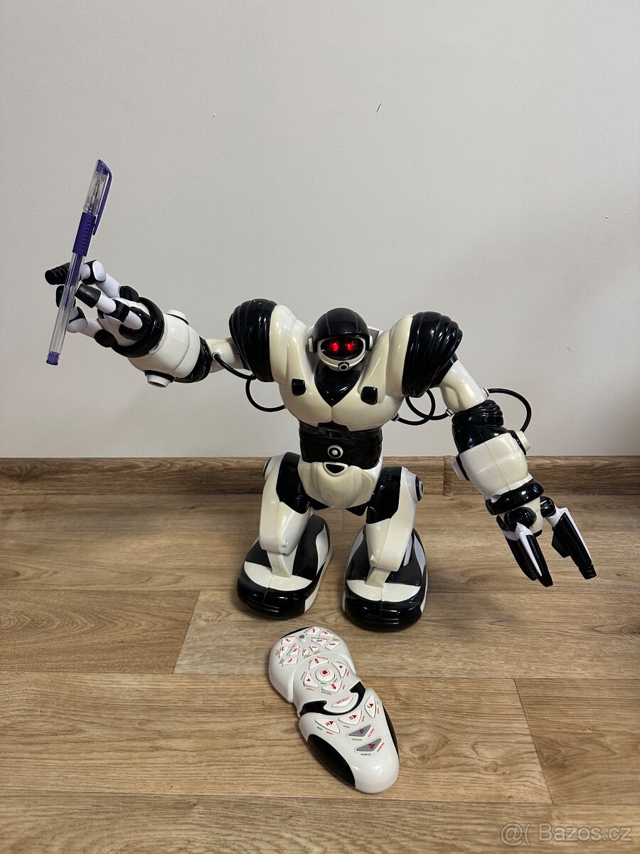 Prodám robota na ovládaní. - 2