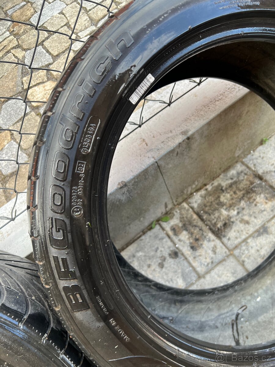 Letní pneu 235/45r 17 - 2