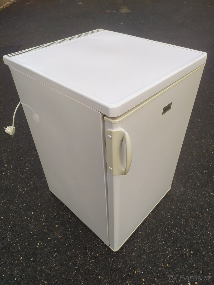 Lednice 85 cms mrazákem v dobrém stavu - 2