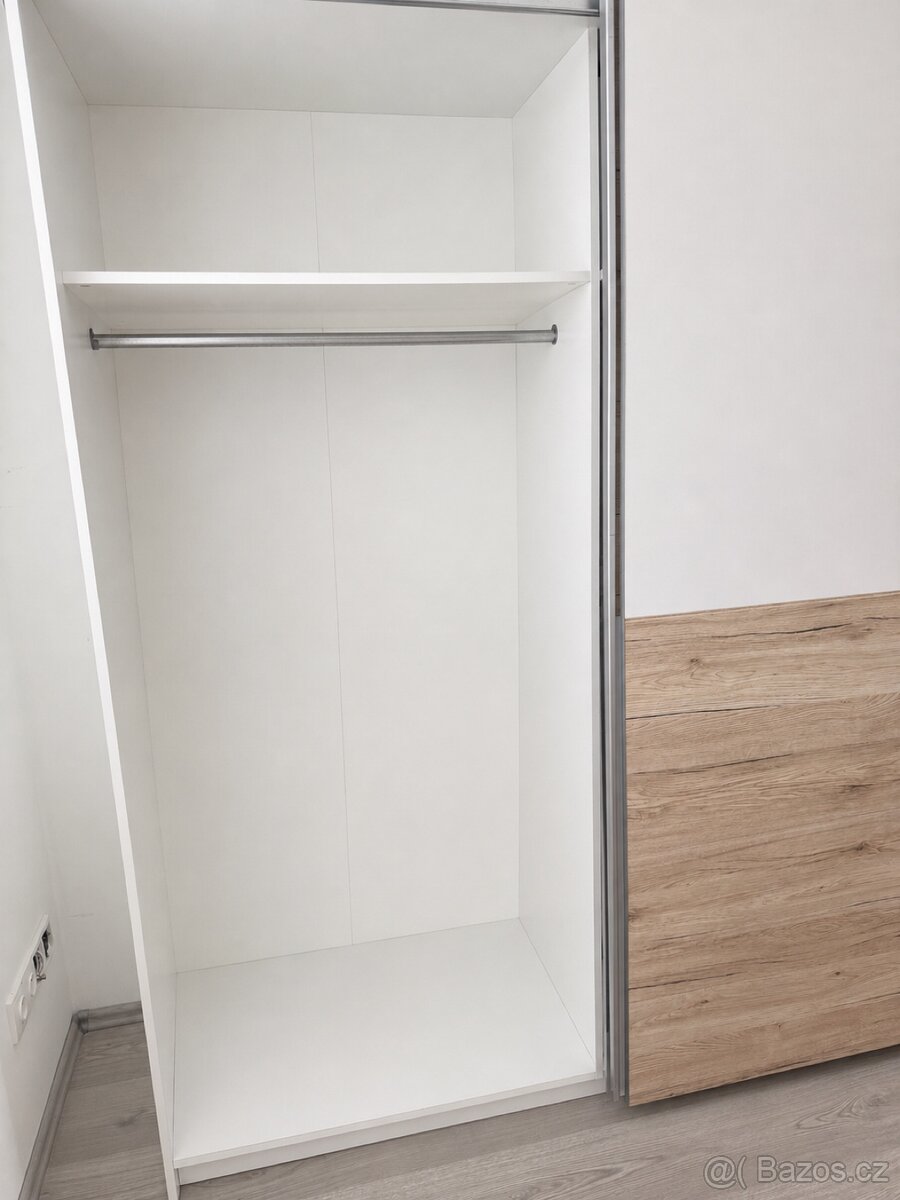Šatní skříň - 2