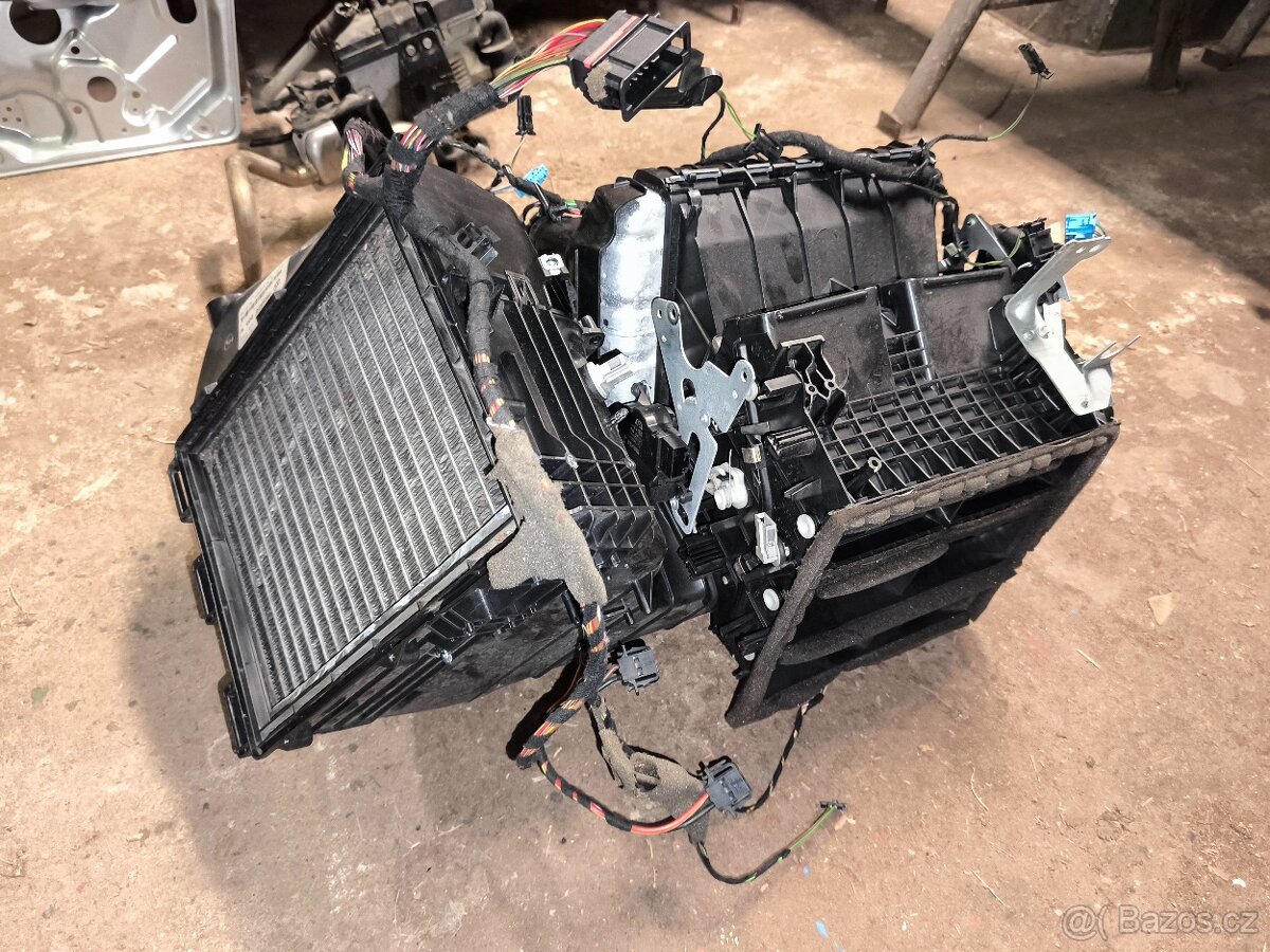 Přední topení Volkswagen Multivan T5 - 2