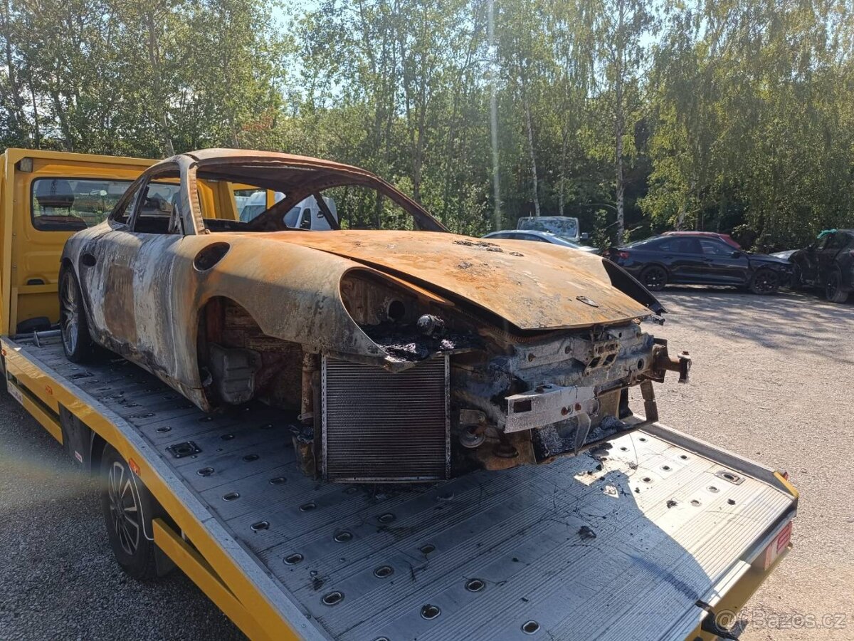 Porsche 911 996 Carrera - 2