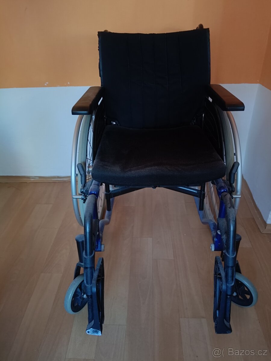 Mechanický invalidní vozík - 2