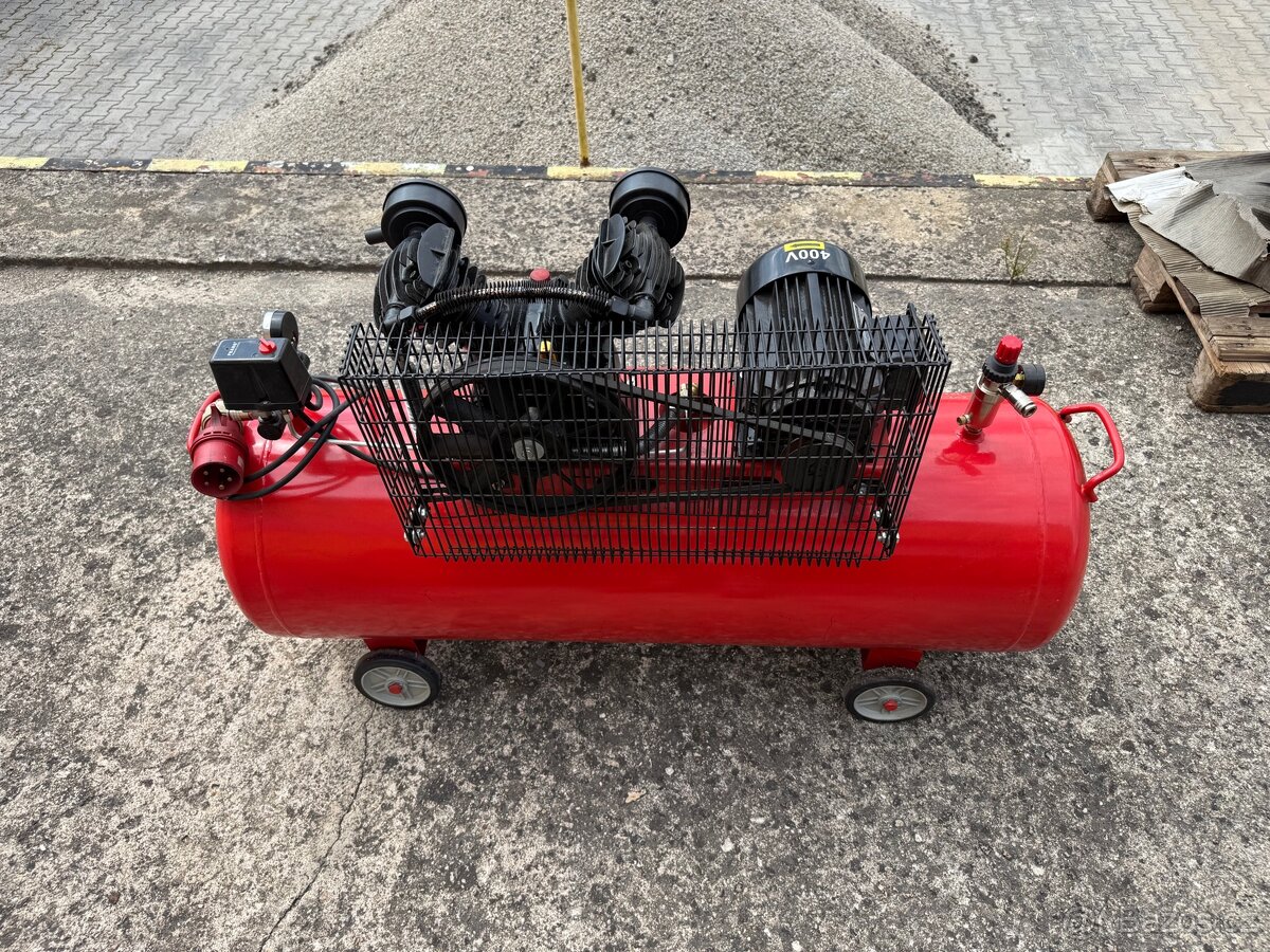 Kompresor 2 pístový zásobník 200l - 2