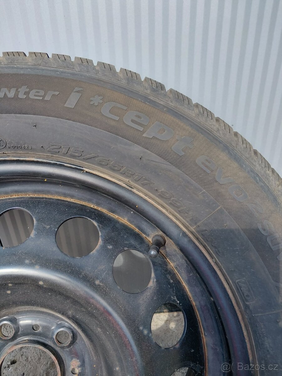 Zimní pneu 215 /65R17 - 2