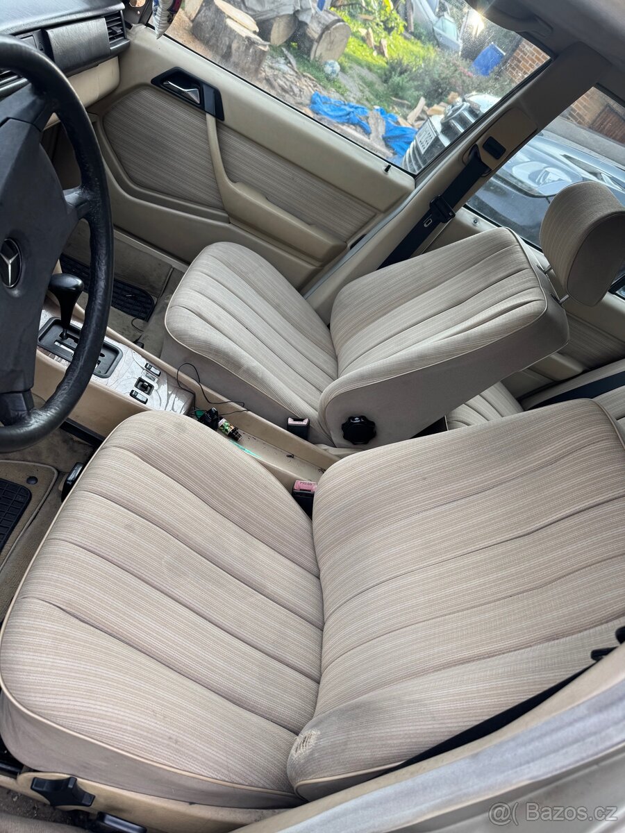 Interiér Mercedes w124 lišťak - 2