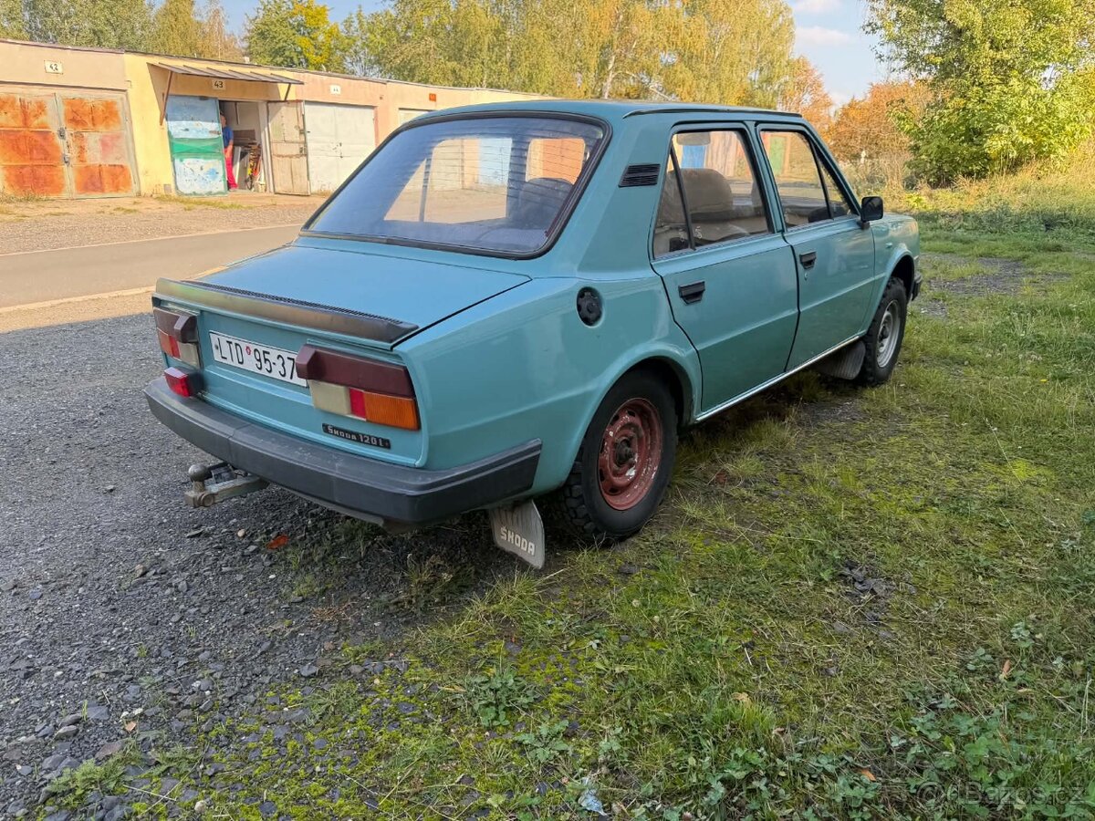 Škoda 120L - 2
