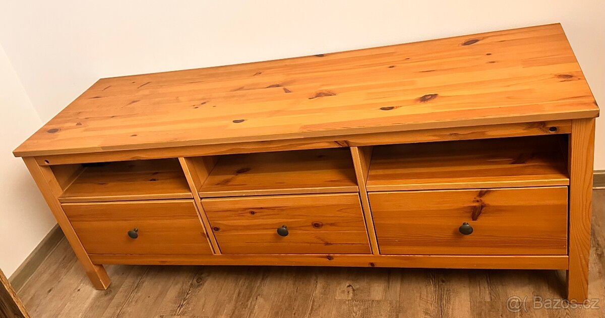 Stolek pod TV - 2