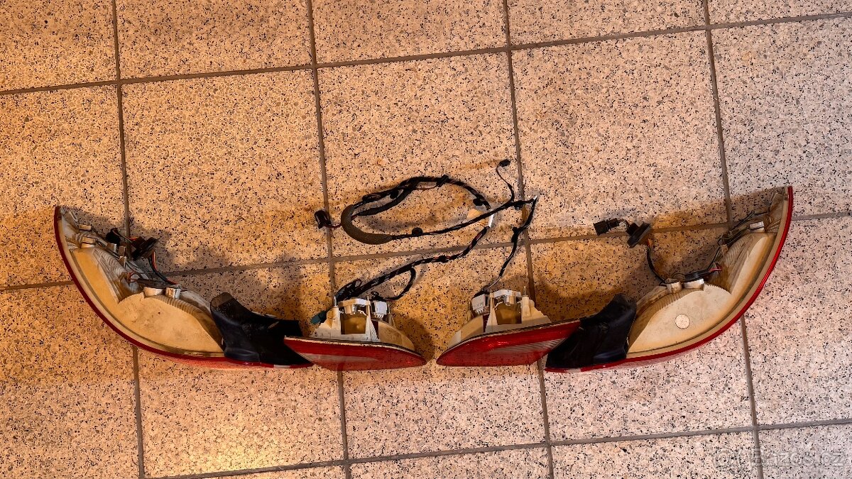 Zadní světla s kabeláží Superb 2 - 2