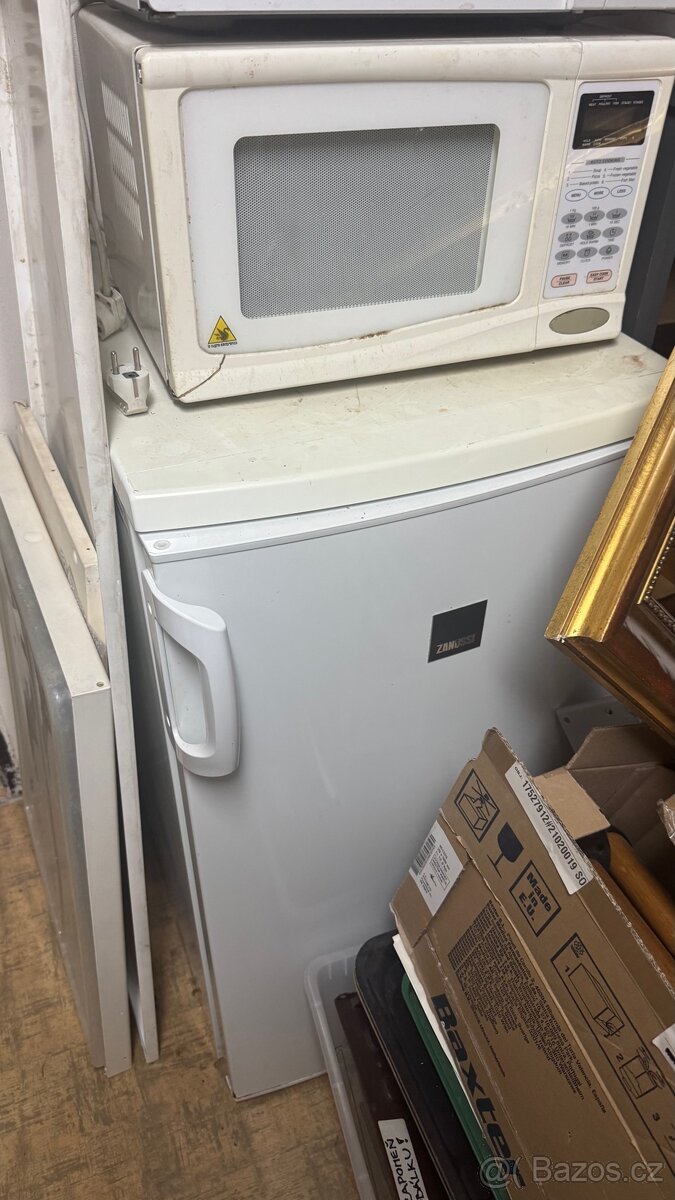 2x mikrovlnka a lednice - 2