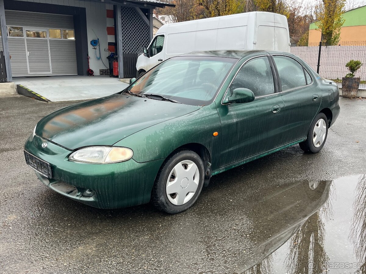 Hyundai Elantra 1.6i - naj. 120tis. - 2