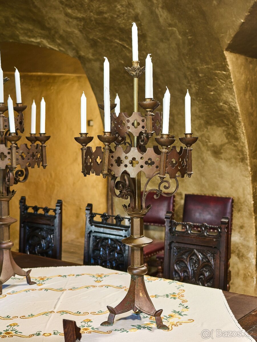 Monumentální párové neogotické bronzové svícny – výška 100 c - 2