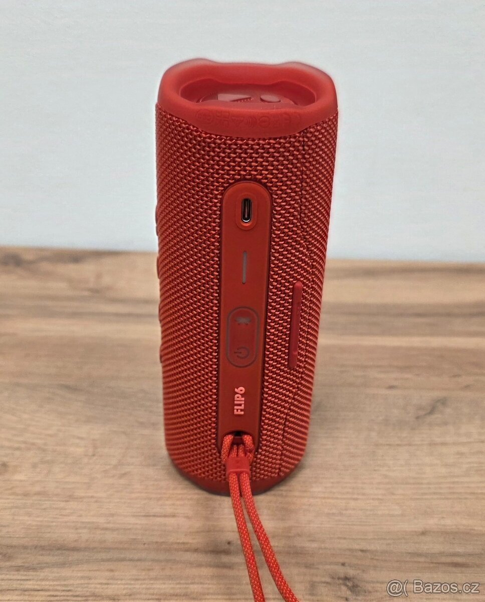 Přenosný reproduktor JBL Flip 6 červený 30 W - 2