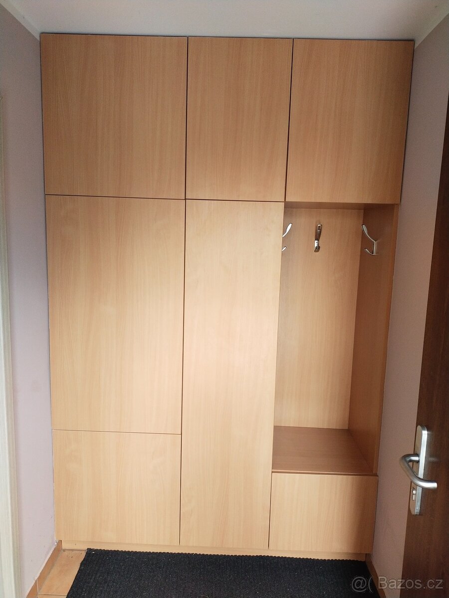 Vestavná šatní skříň - 2