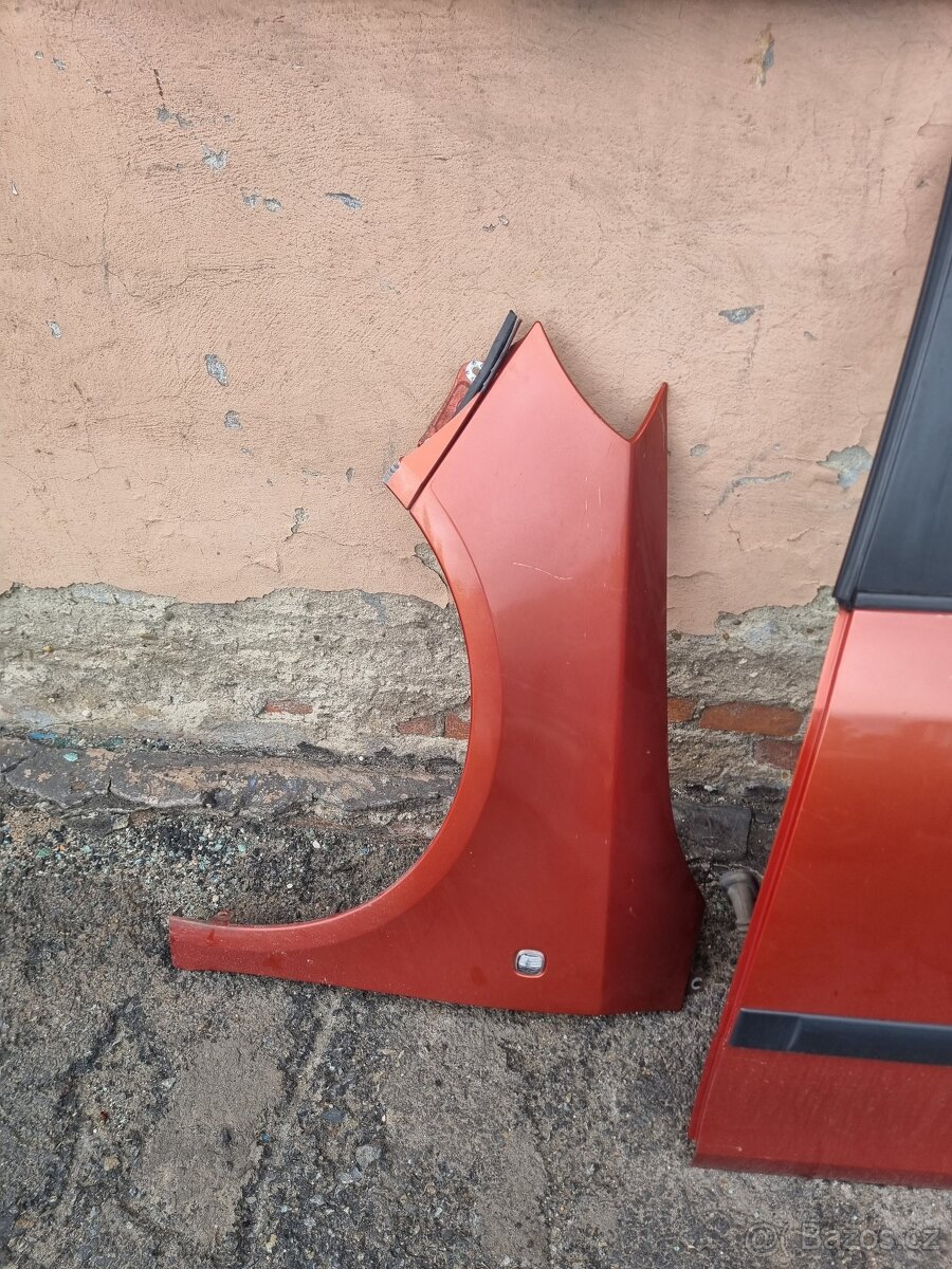 Škoda Fabia 2 - levý přední blatník nepoškozený - 2