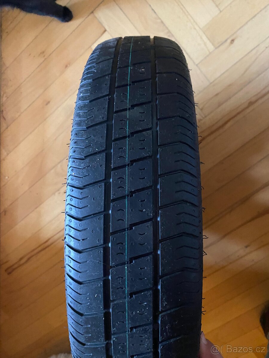 16 střed 60,1 4x100 Ještě je na prodej Dacia Renault,posílá - 2