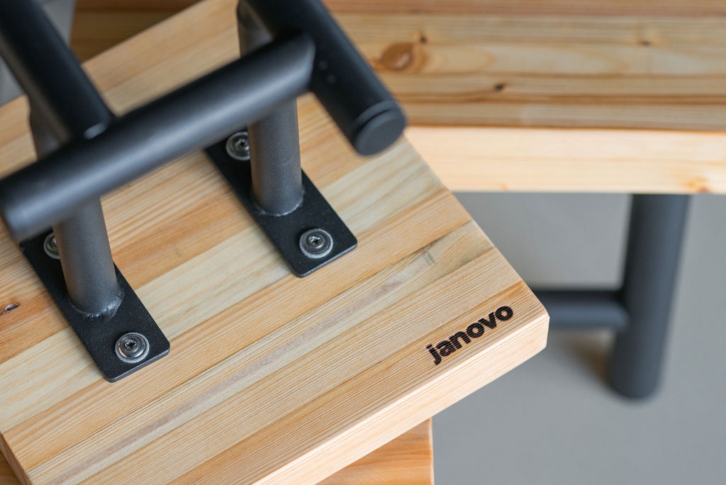 Prodám malý stolek, stoličku z recyklovaných materiálů - 2