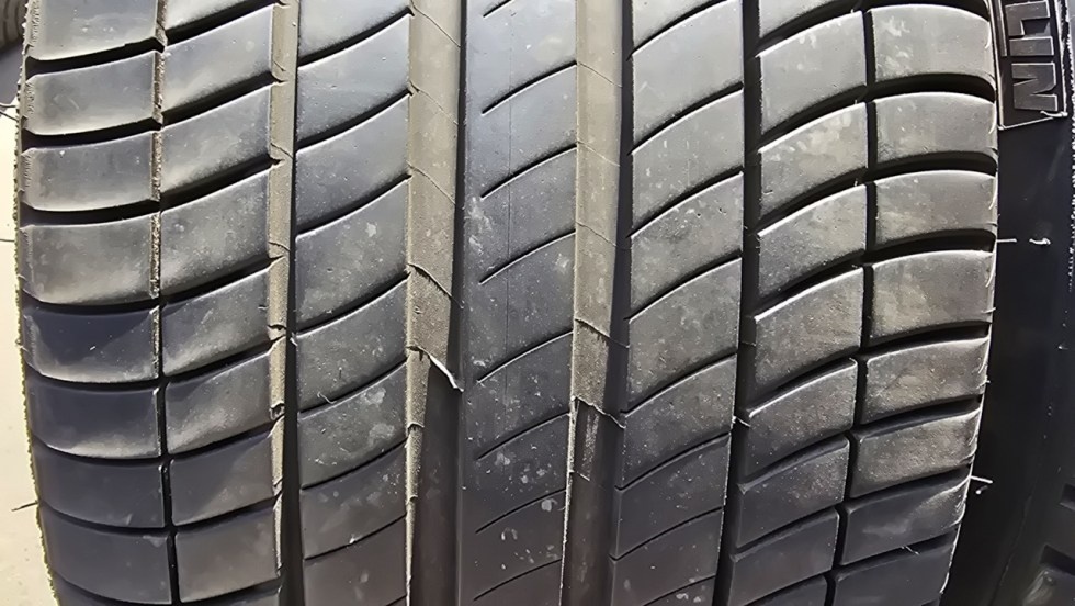 Letní pneu 275/35/19 Michelin Run Flat - 2