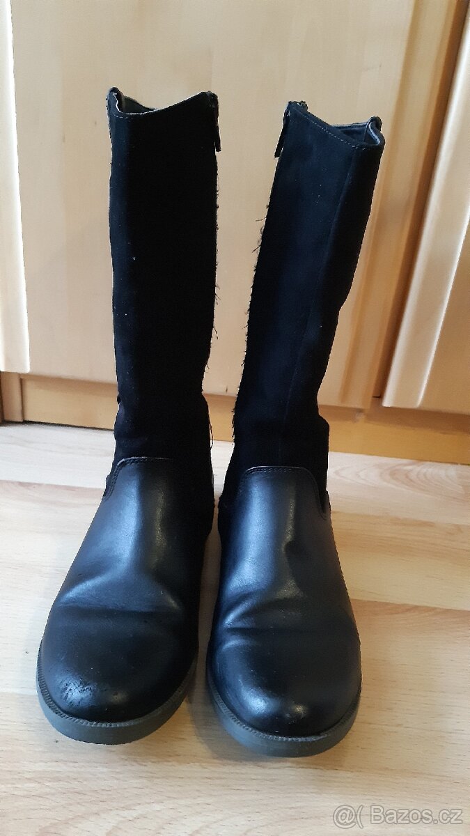 Dívčí černé kozačky vel. 35 - 2