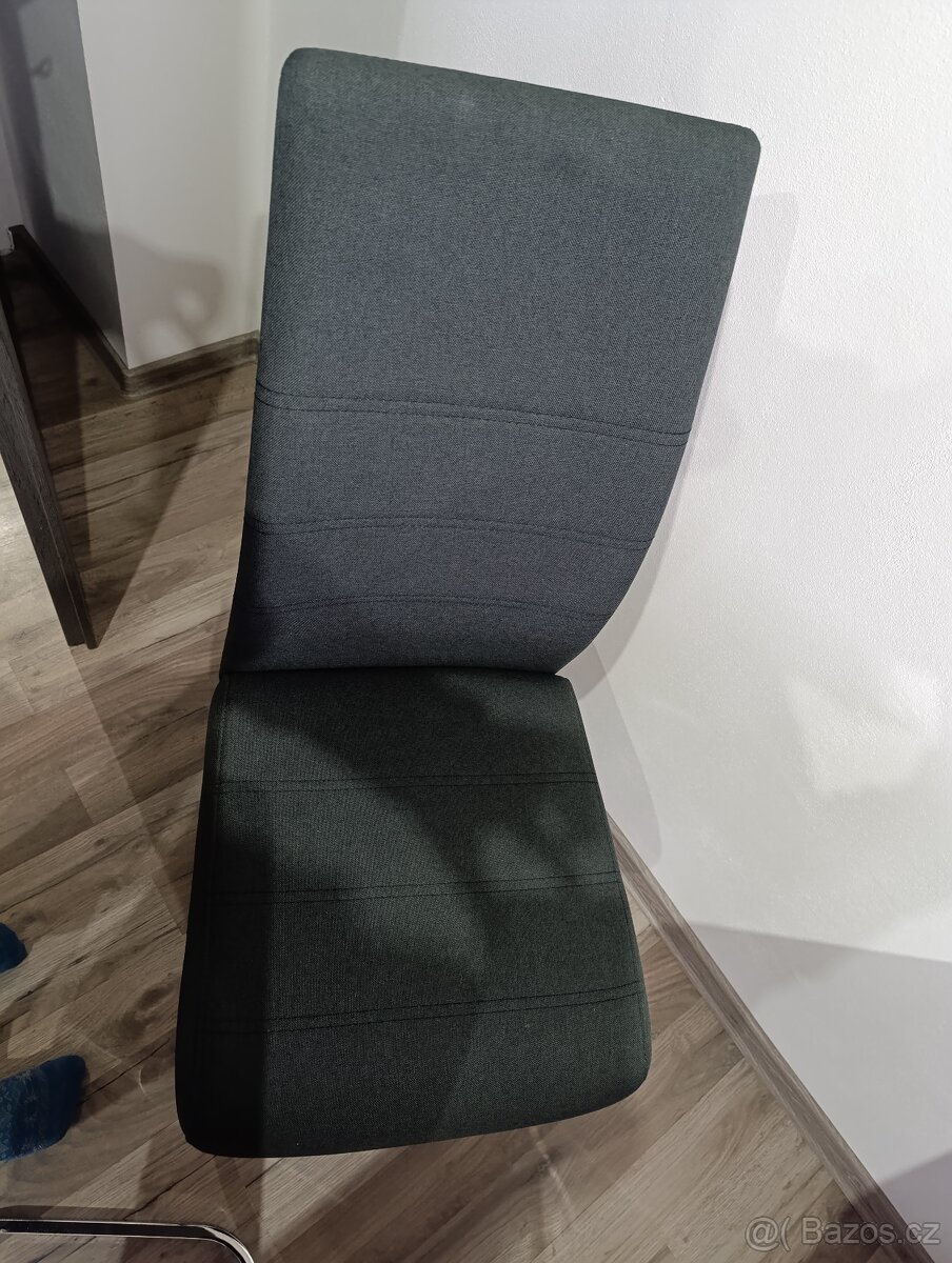 Jídelní stůl + židle - 2