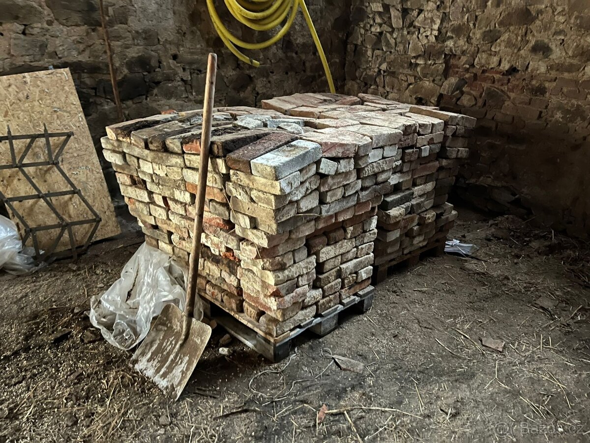 Cihly očištěné - 2