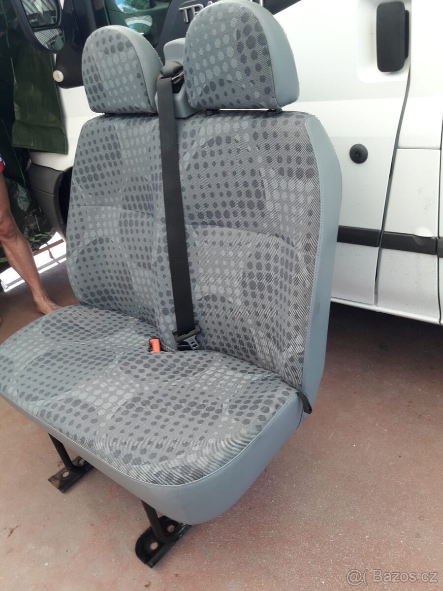 Dvojsedačka Ford Tranzit - 2