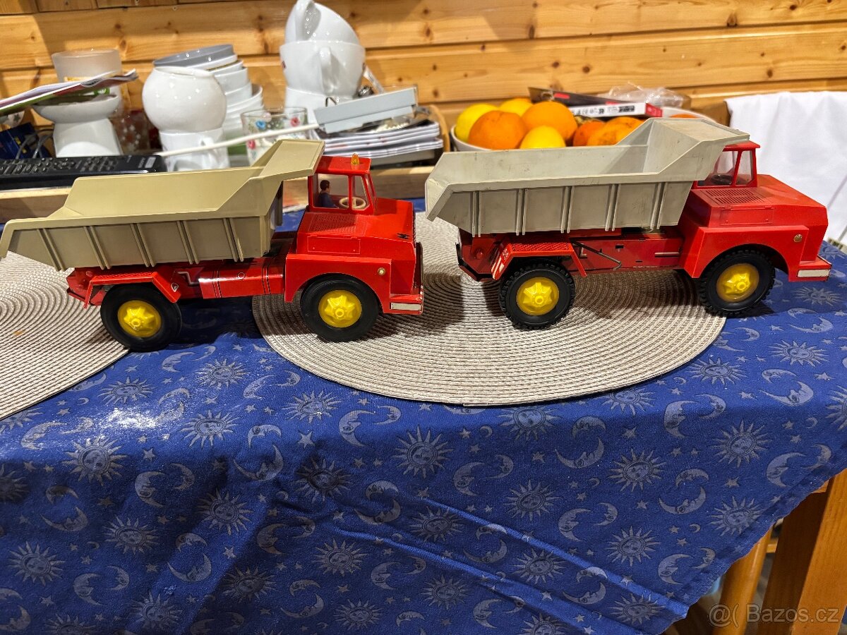 Staré hračky Mamut - 2