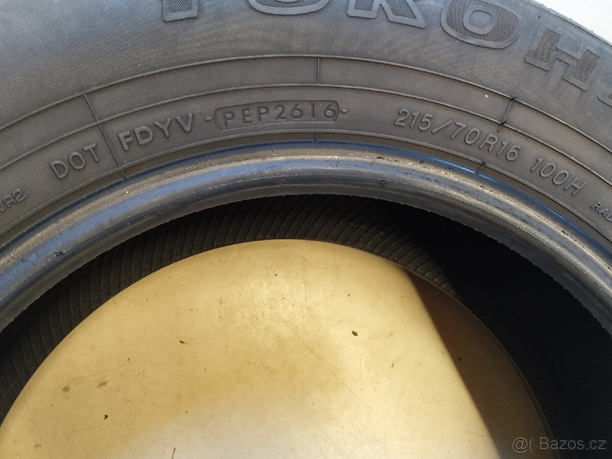 Pneu 215/70R16 - 2