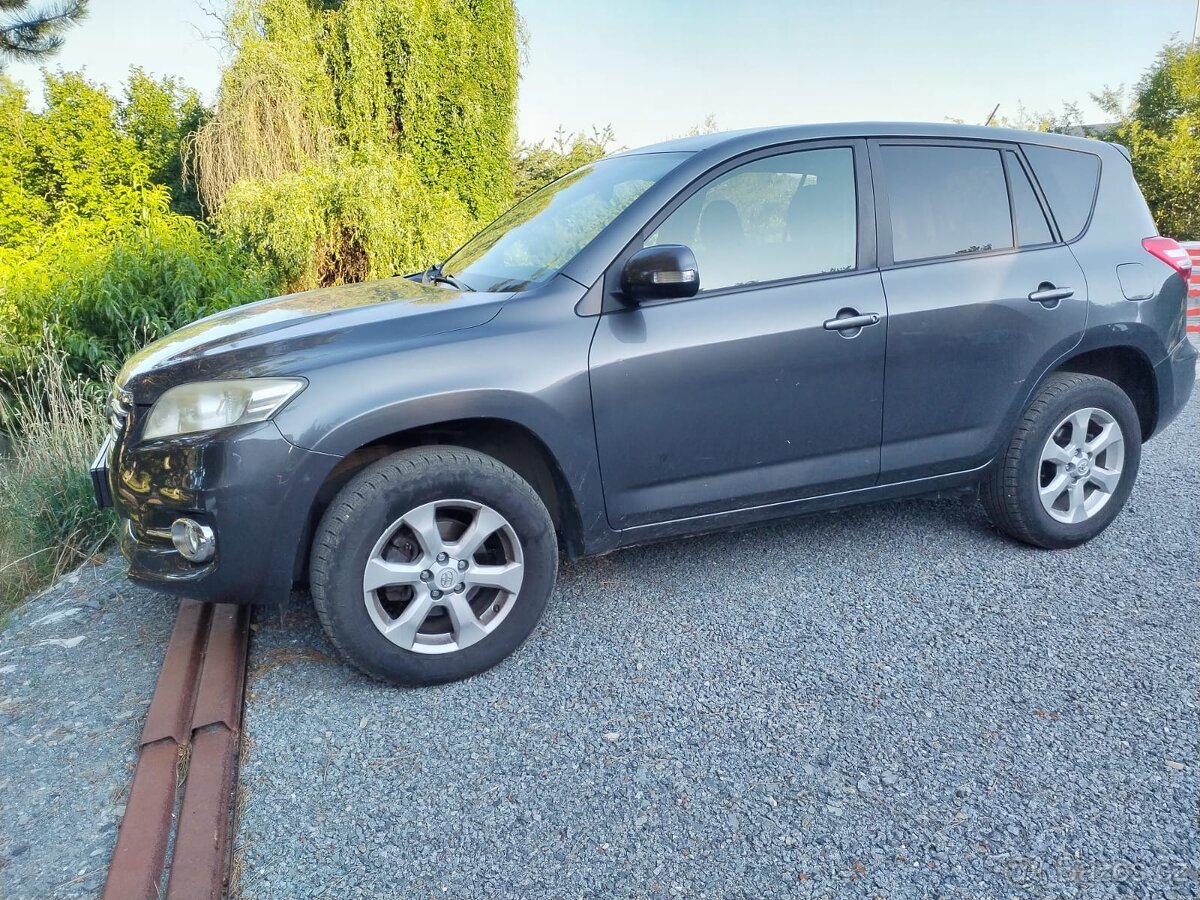 Toyota RAV4 - 2