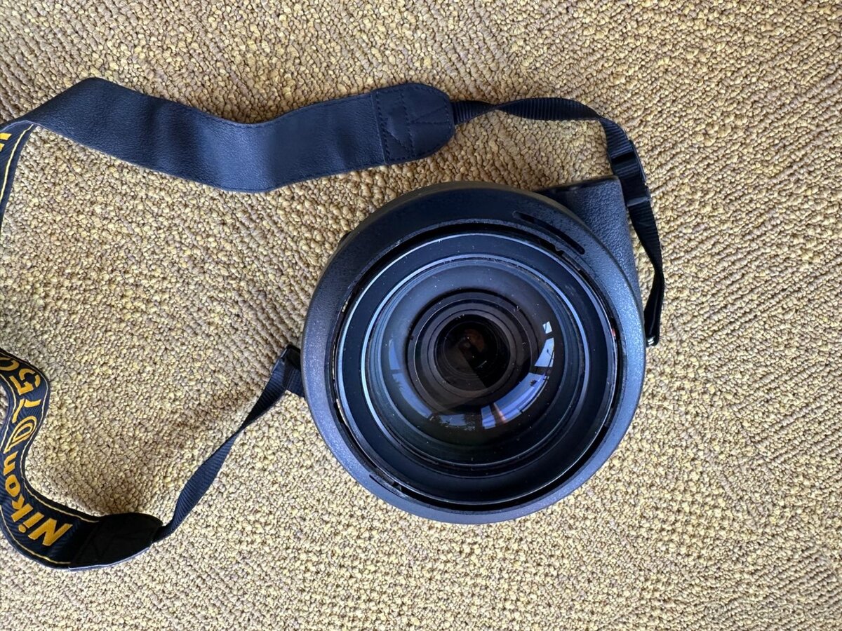 Nikon D750 + příslušenství - 2