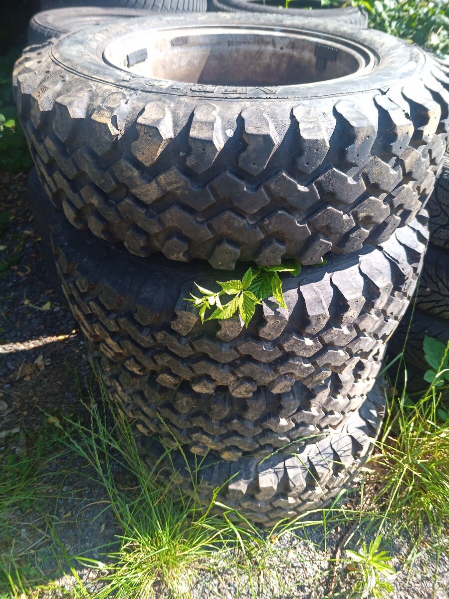 offroad MT kola 5x112 215/70 R16 100T, celek jen 8tis kč