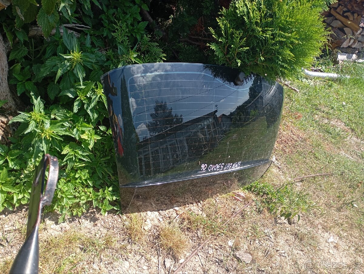 BMW E61 530 zadní okno - 2