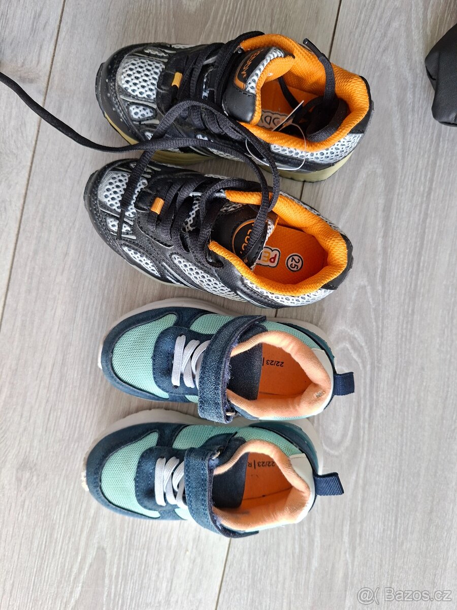 Detske tenisky jedny nove vel 25 a 22/23 - 2