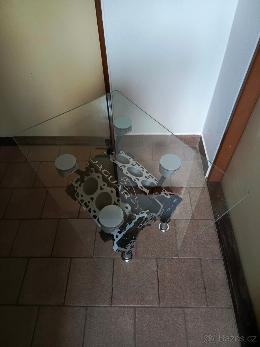 Konferenční stolek z bloku motoru V6 - 2