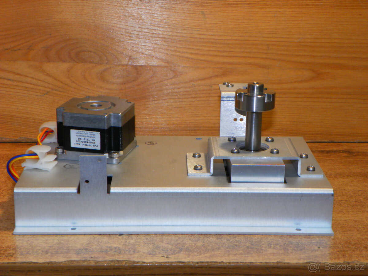 Rotační pohyb s krokovým motorem a převodovkou 23KM - 2