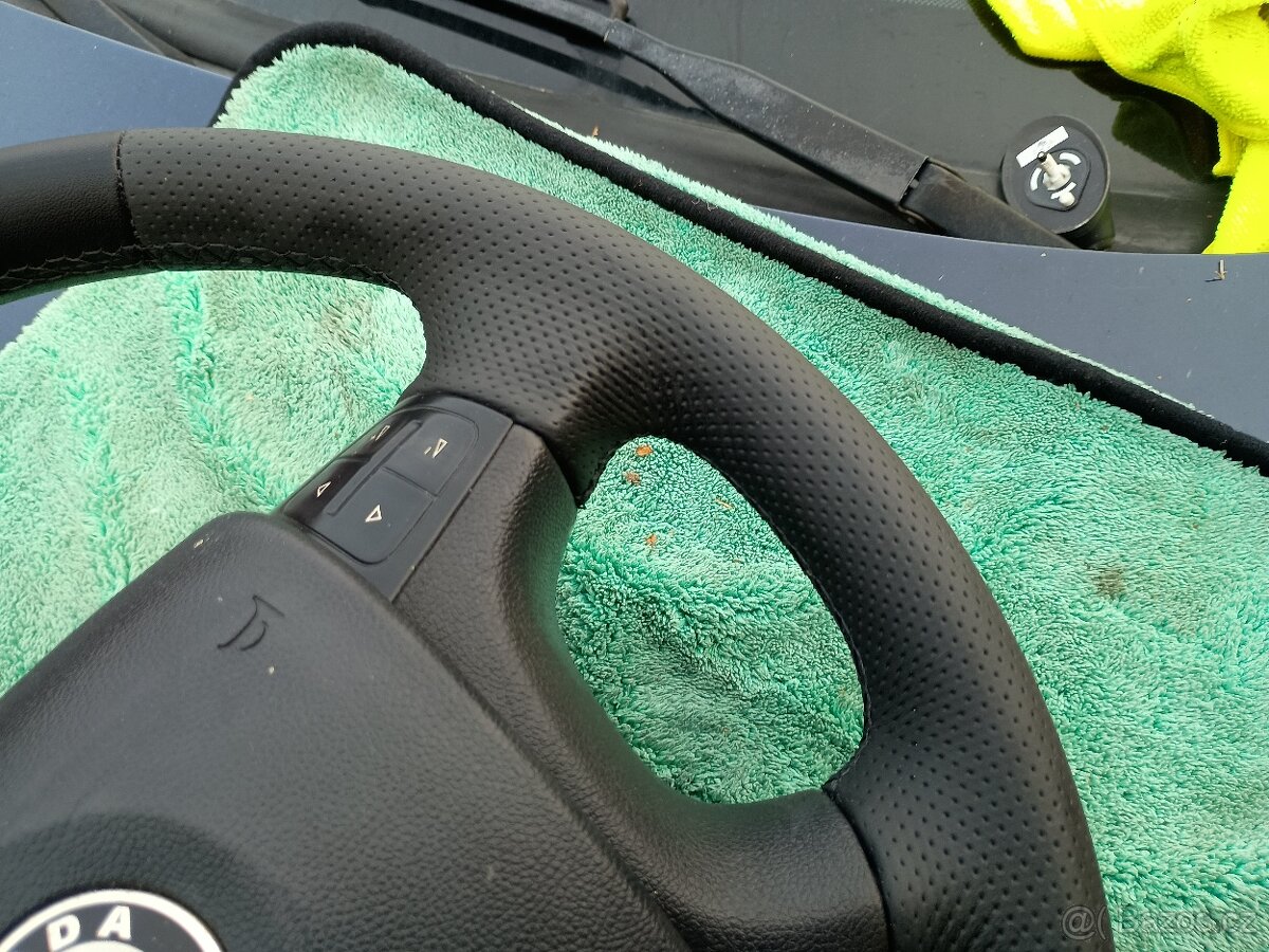 Nově přešitý multifunkční volant - 2