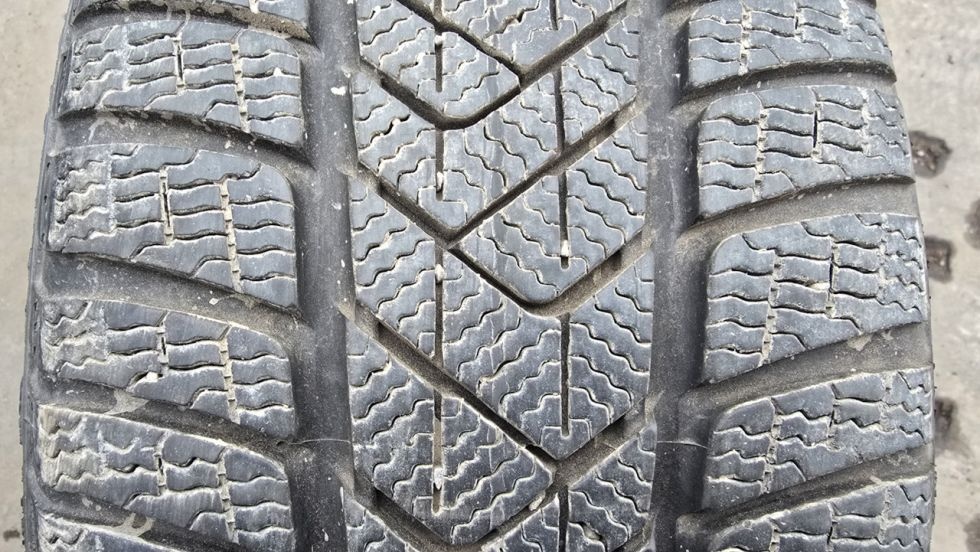 Zimní pneumatika 245/40/19 Pirelli - 2