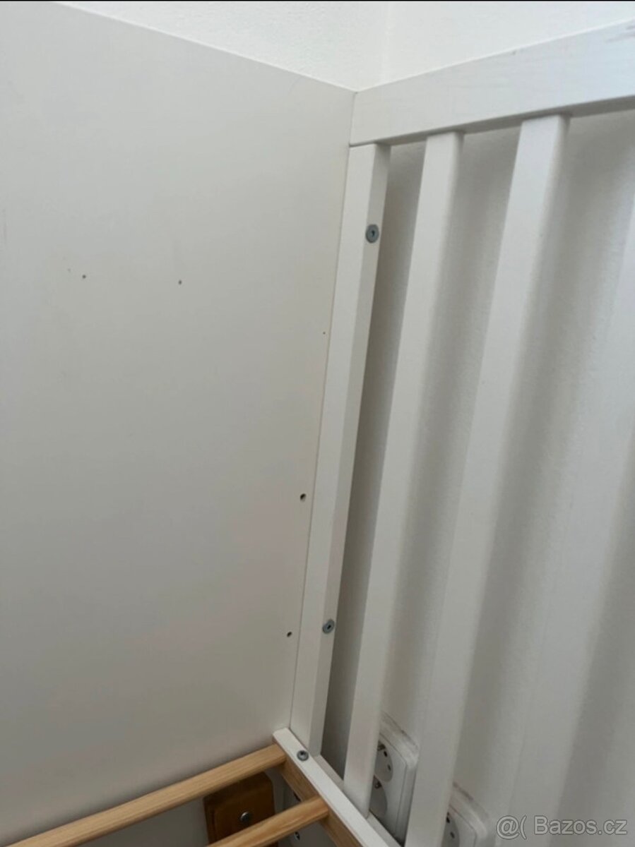 Dřevěná postýlka. - 2