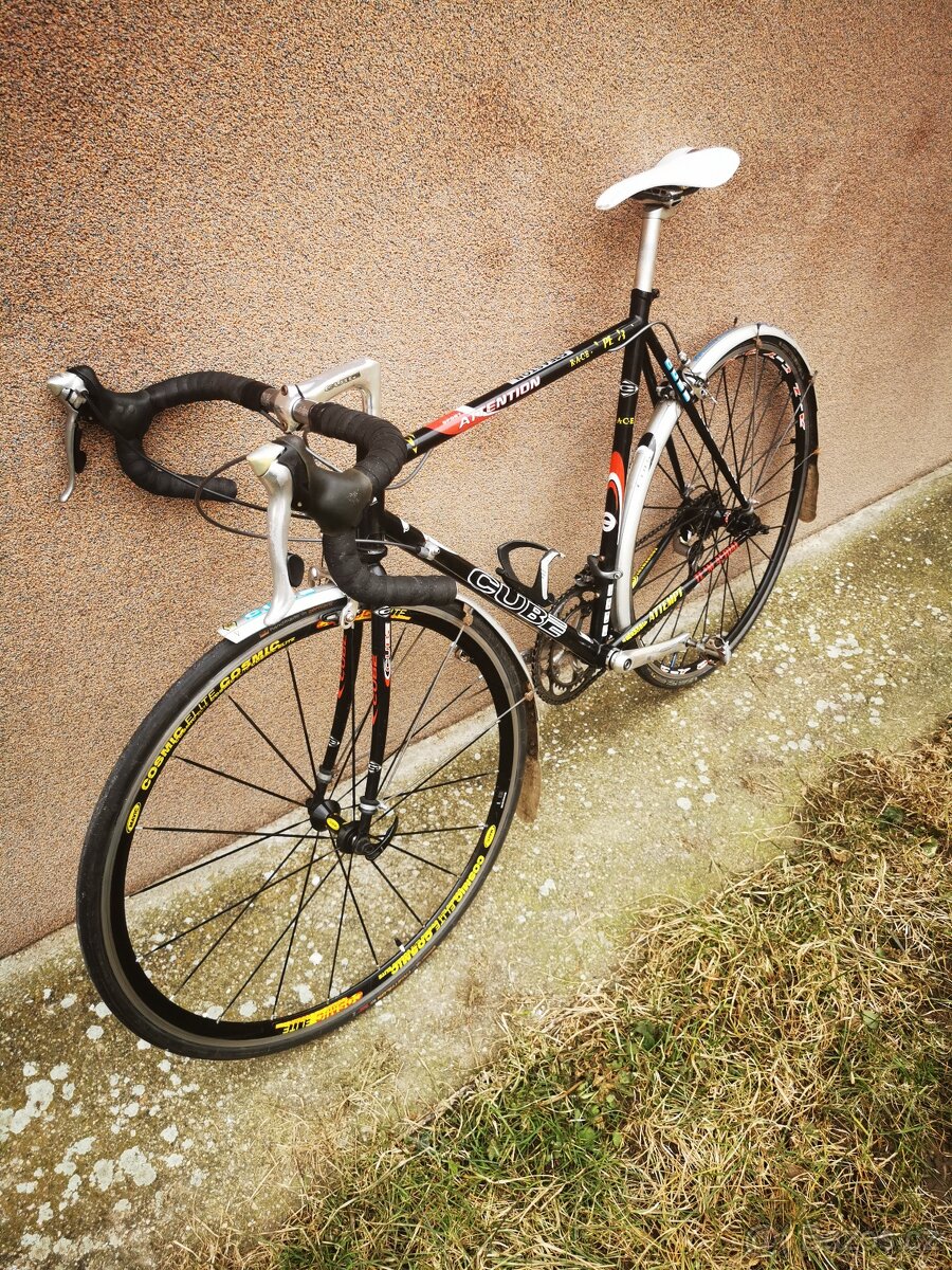 Silniční kolo Cube - 2