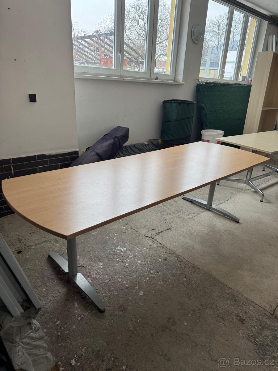 Pracovní stůl - 2