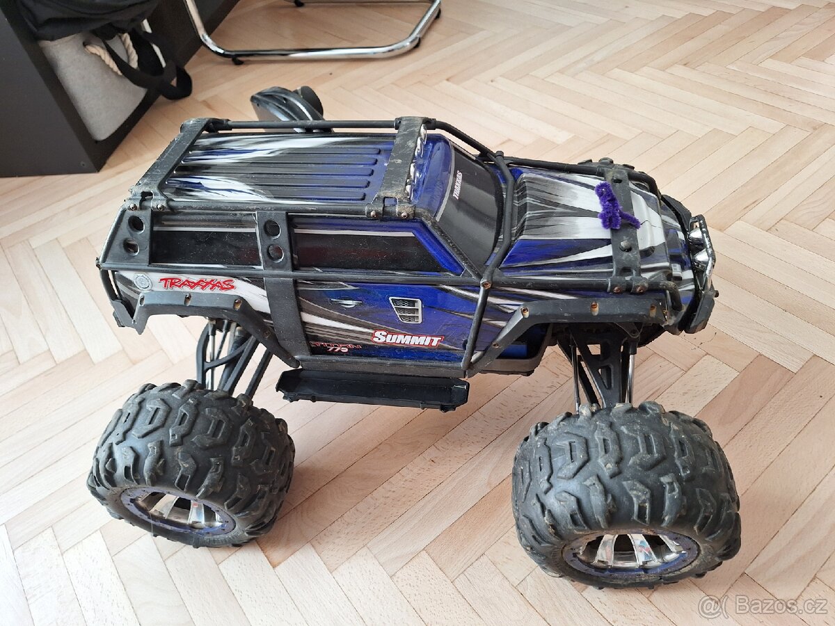 Traxxas Summit - 2