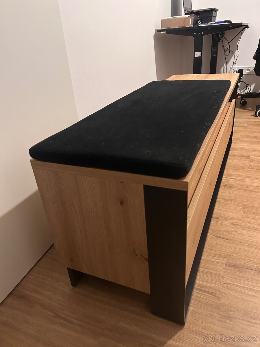 Předsíňová stěna - 2