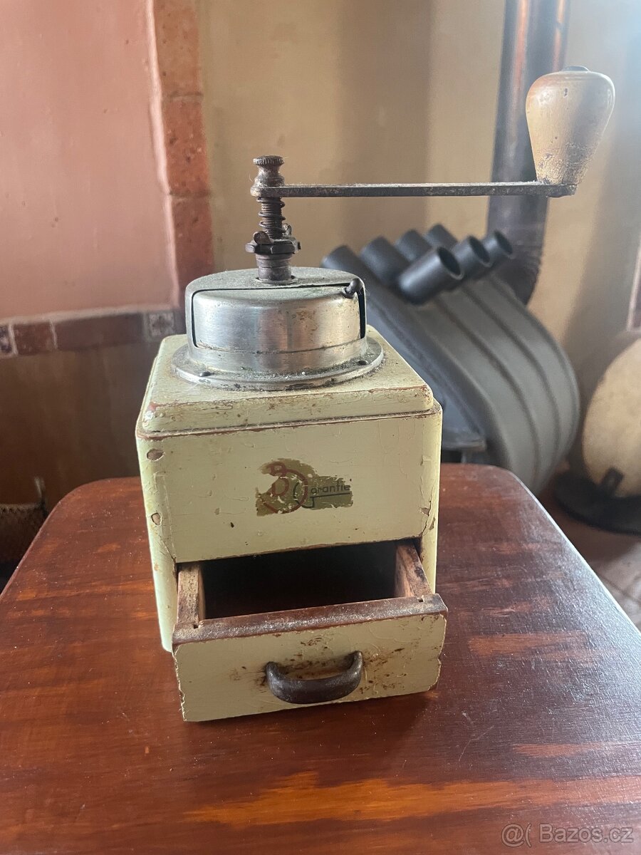 Starožitný mlýnek - 2