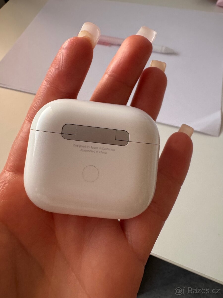 AirPods 3 generace - 2