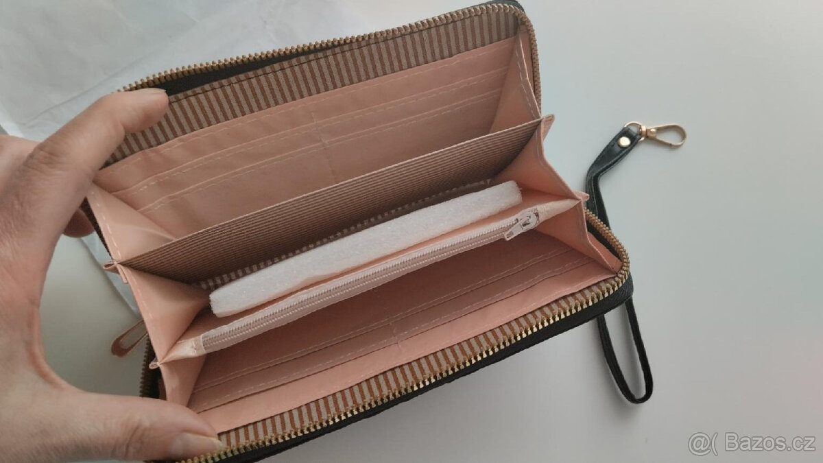 DÁMSKÁ PENĚŽENKA NOVÁ - 2