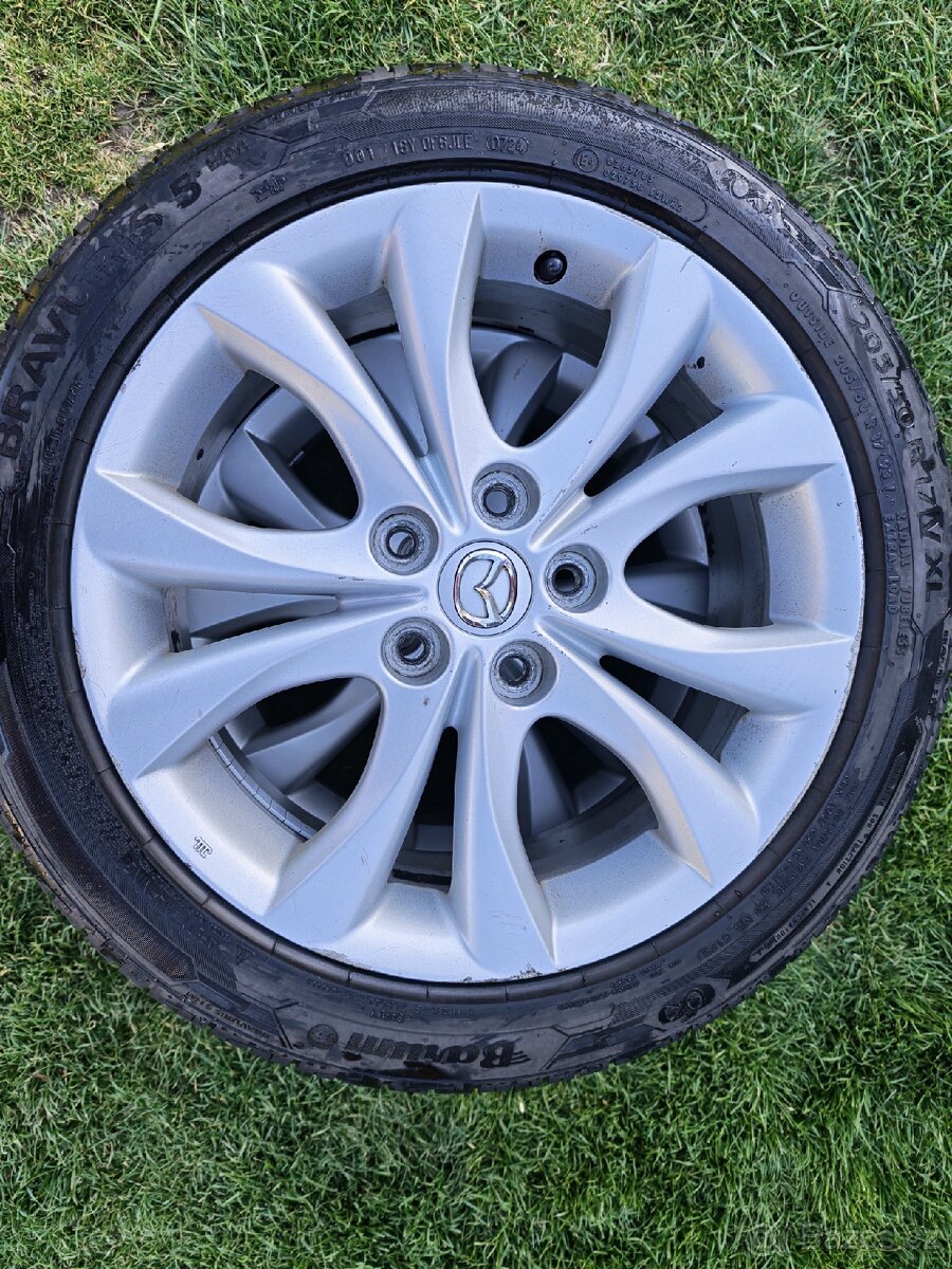 Letní sada 205/55/17 originál Mazda - 2