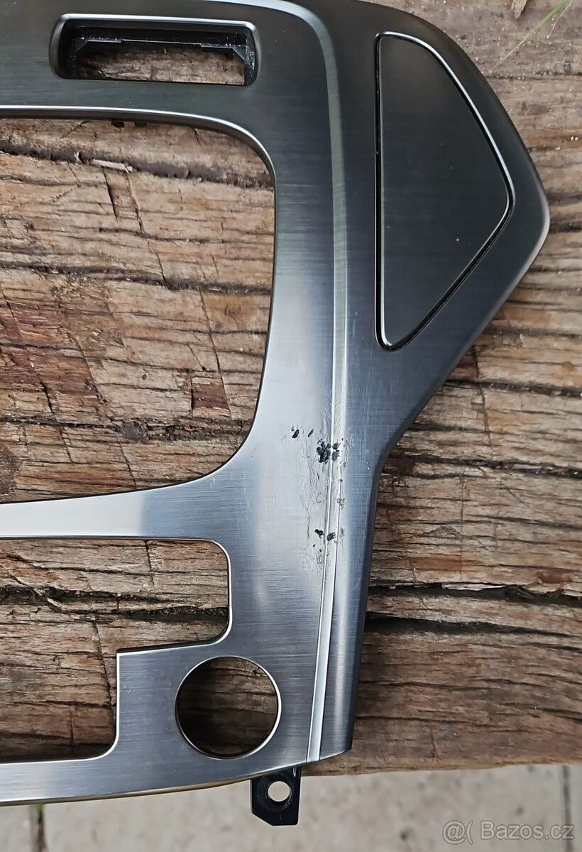 Ford Mondeo MK4 před facelift - rámeček rádia 7S71-18522 - 2