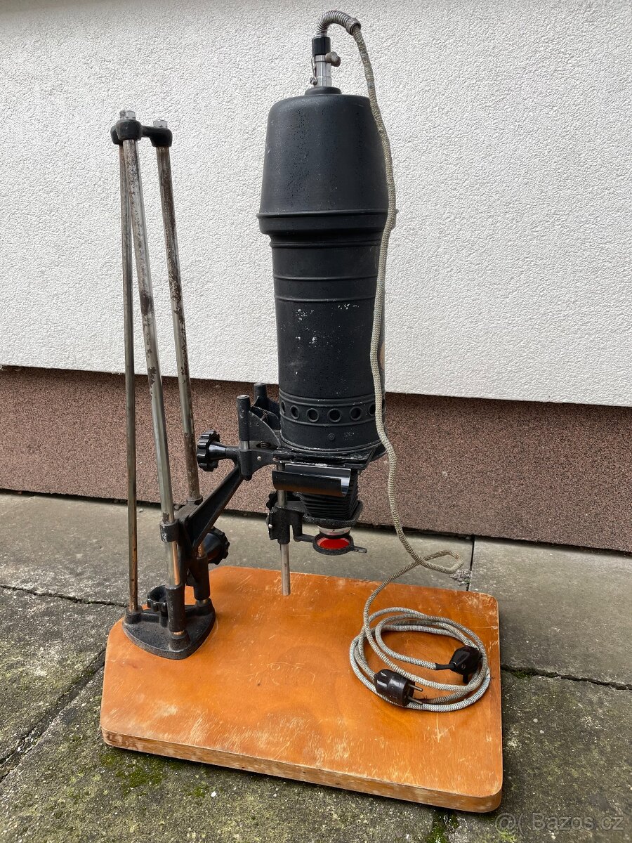 Zvětšovací přístroj. - 2