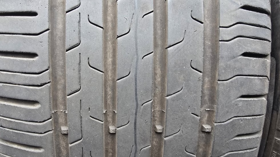 Letní pneumatiky 235/45/18 Continental - 2